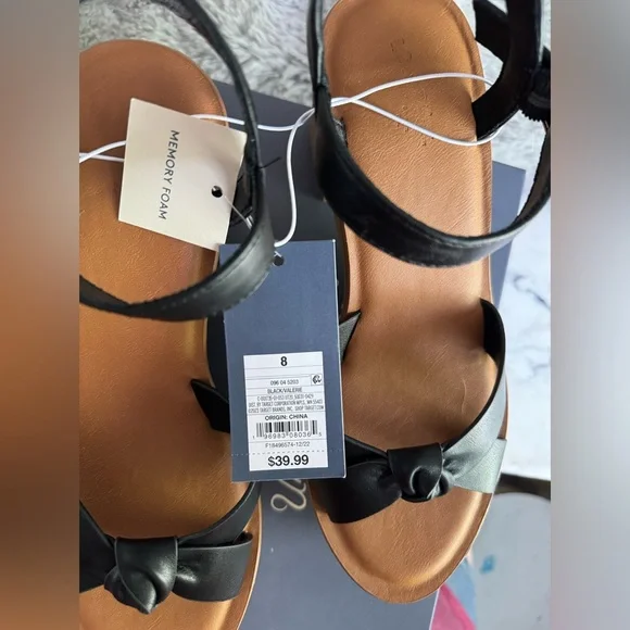 Universal Thread Ladies Heels/Wedges - Picture 6 of 11